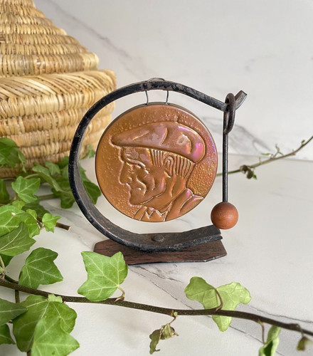 Ancien gong table en - de,