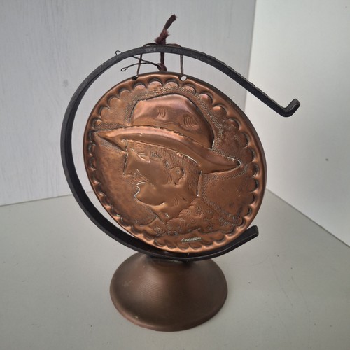 Ancien gong table - de,